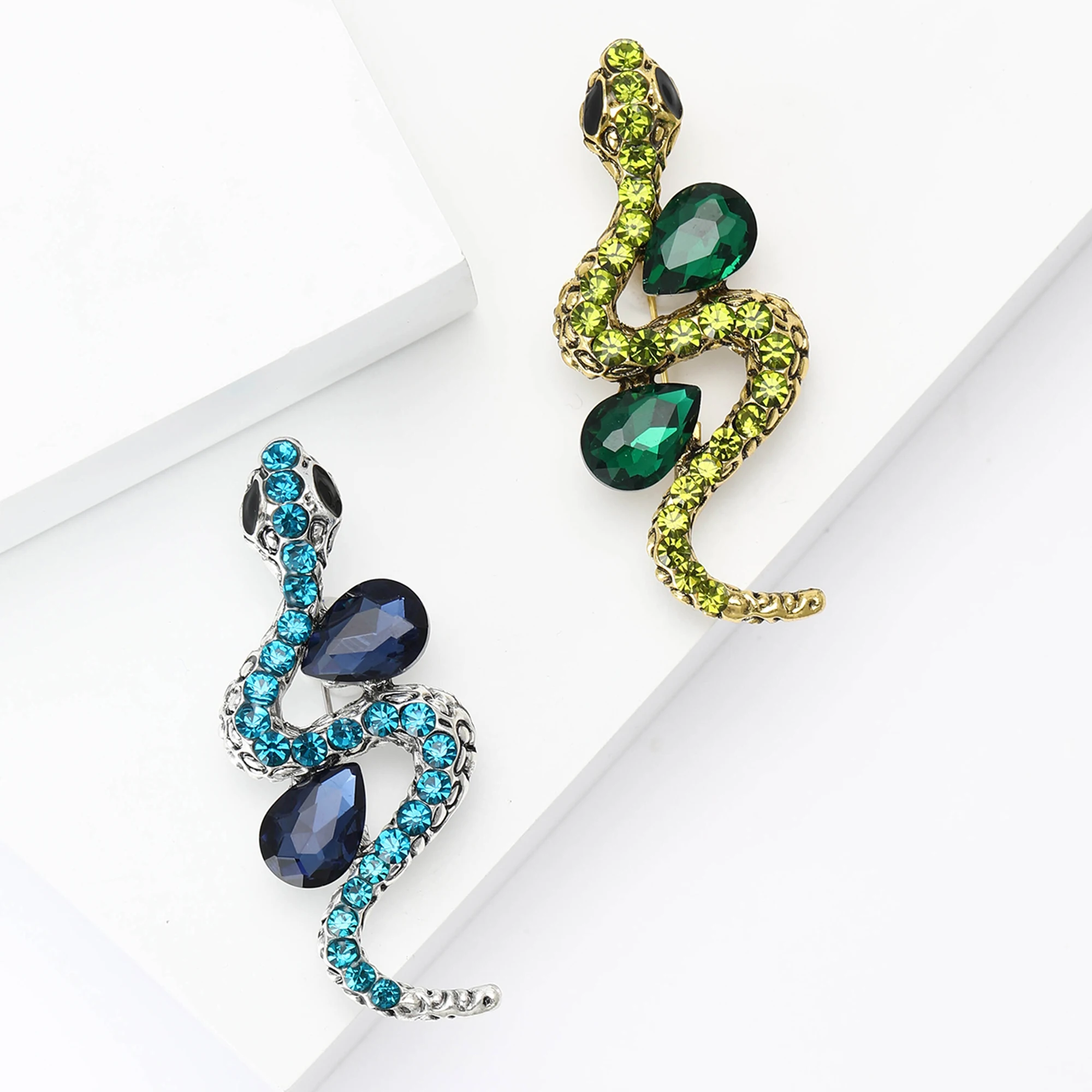 Vintage Rhinestone Snake Brooches for Women Unisex Animal Pins 2-color Available Office Party Accessories Gifts