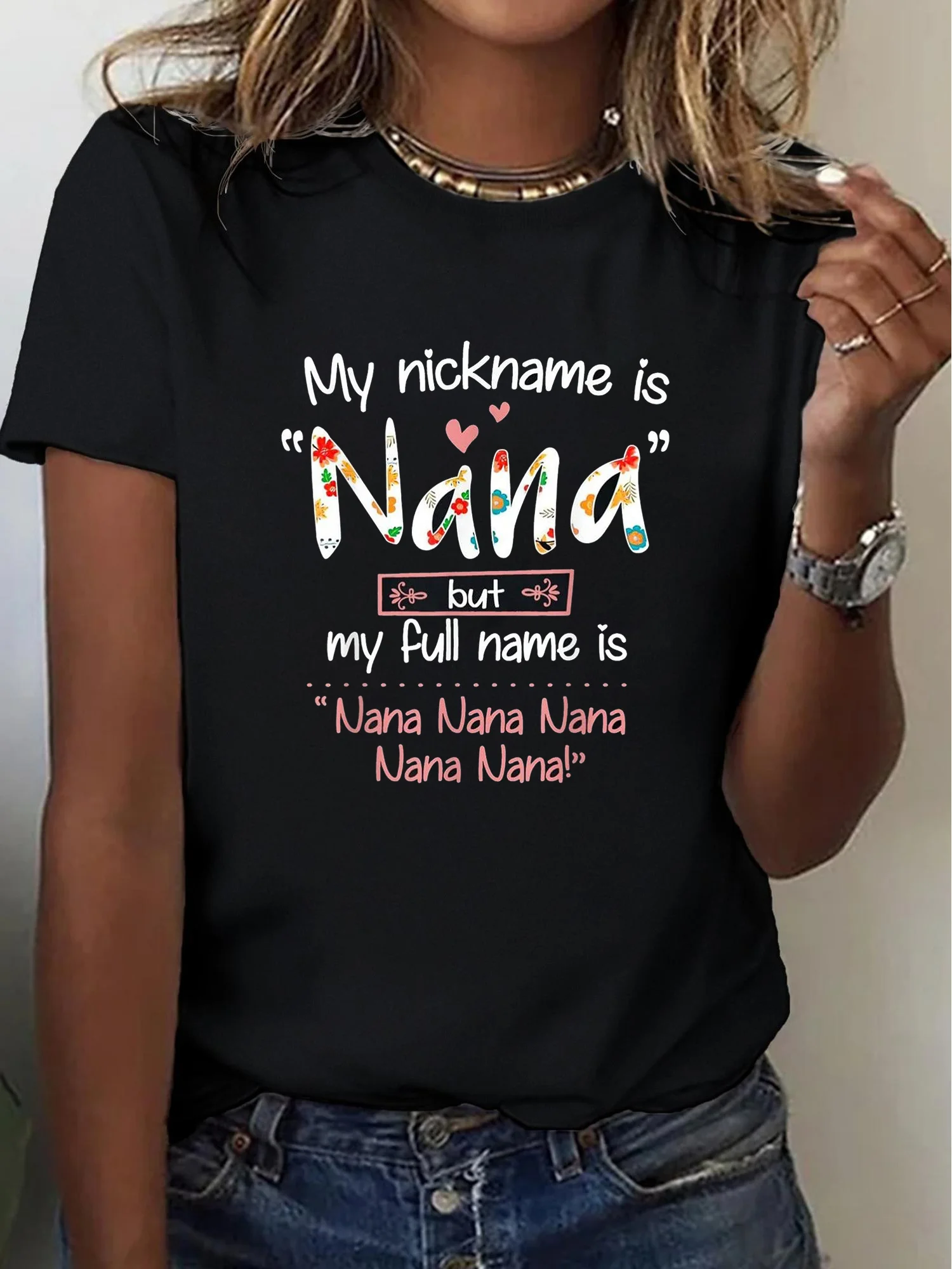 

[Grandma T-Shirt] Lightweight 100% Grandma Mother's Day Graphic T-Shirt | Short Sleeve Crew Neck Tee, Perfect for Parties