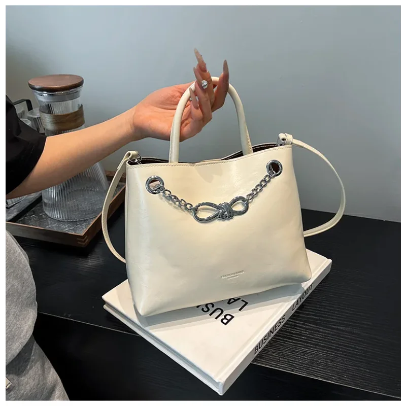 

2025Square Lightweight Shoulder Bag for Women Minimalist Leather Sling Purse Adjustable Day to Night Crossbody Neutral Arm Carry