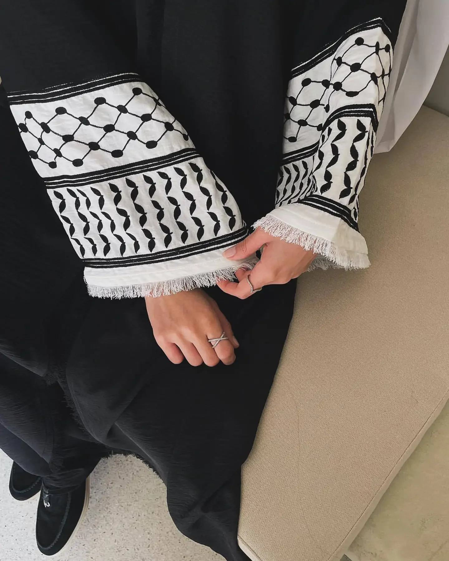 Imagem -04 - Bordado Keffiyeh Quimono Abaya Muçulmano Luxo Crinkle Abayas para Mulheres Dubai 2024 Nova Turquia Kaftan Hijab Vestido Roupas Islâmicas