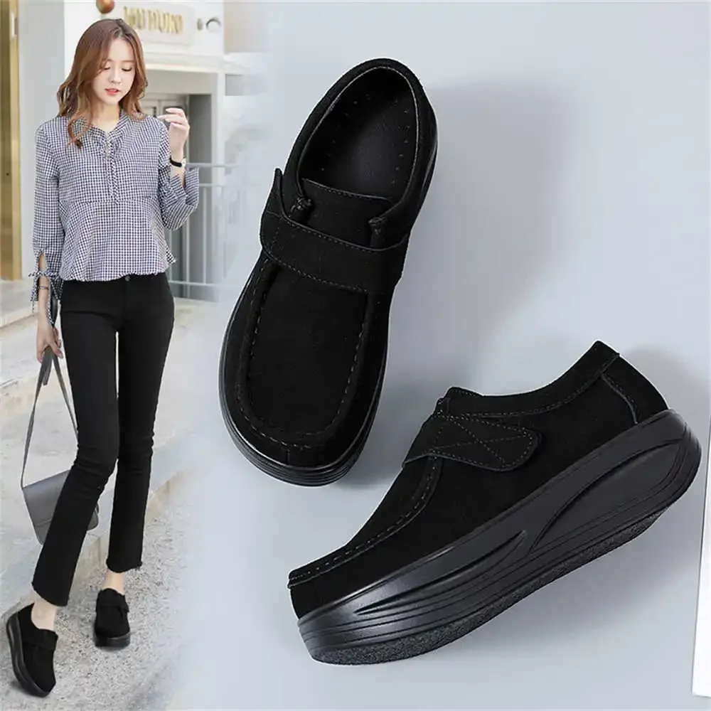 Big Sole Autumn-spring Women Flat Toe Shoes Skate Sneakers Black And White Trainers Sports Products Raning Type Footwears