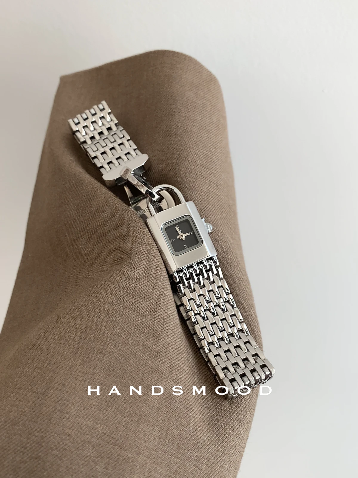 2025年 高級レディース腕時計 ロッククラスプ ニッチデザ - Luxury Watch Trends 2025 のレビューと価格