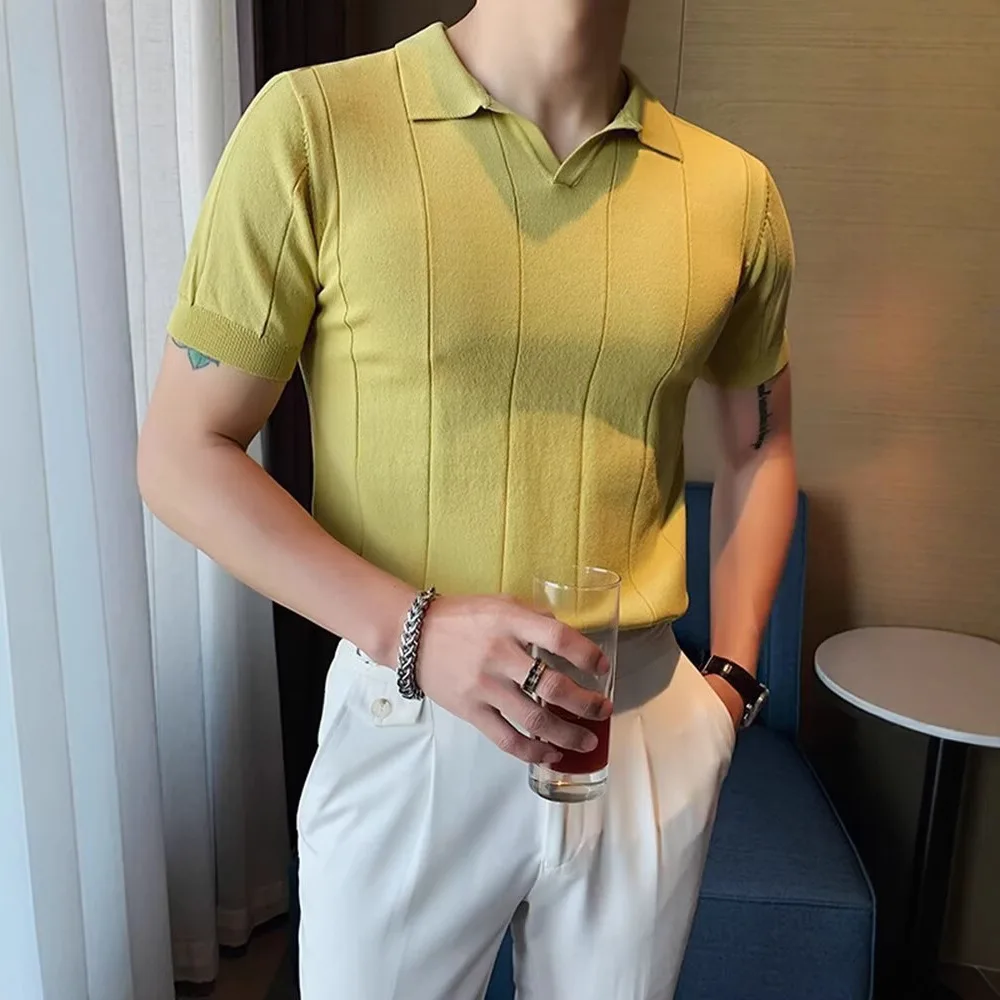 夏の新しい男性用半袖ニットTシャツ、スタイリッシュで多用途なハイエンドVネックポロシャツ