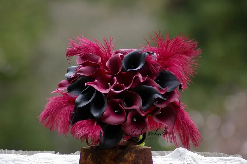 PEORCHID Stunning Goth Bridal Bouquet Burgundy&Black Feathers Real Touch Calla Lily Artificial Bride Flower Bouquet De Mariage