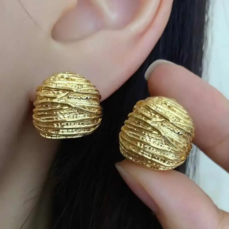 

Pure 18K Yellow Gold Earrings Women AU750 Gold Fashion Stud Earrings