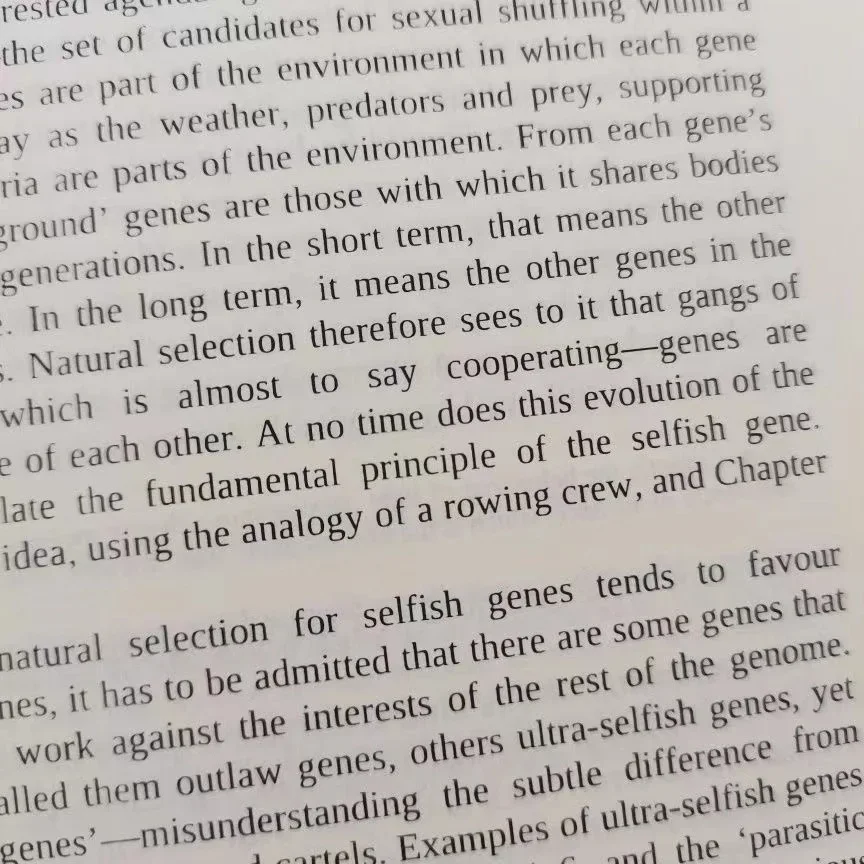 The Selfish Gene 40th Anniversary Edition by Richard Dawkins Paperback English Book