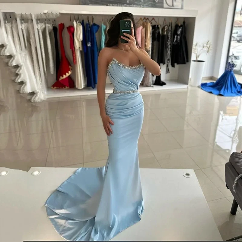 Romantische himmelblaue Satin Meerjungfrau Abendkleider Perlen Kristall von der Schulter Ballkleider elegante Satin formelle Party kleider