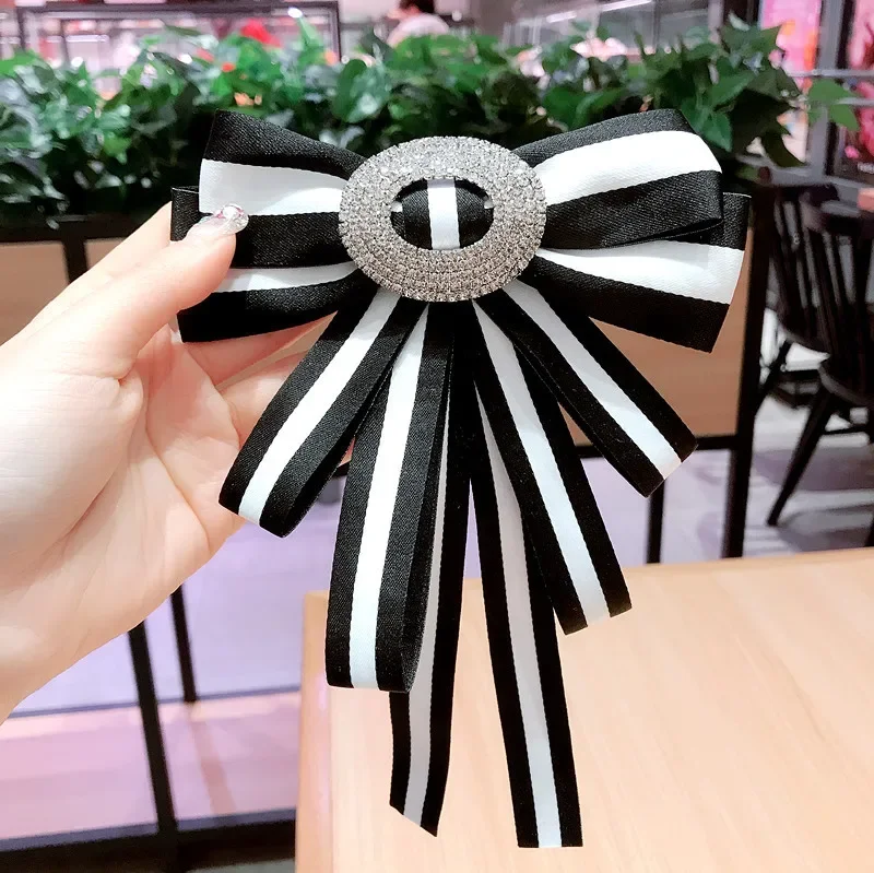 

Korean Version Retro Black and White Striped Round Diamond Bow Blouse Accessories Collar Tie Large Collar Pin Brooch