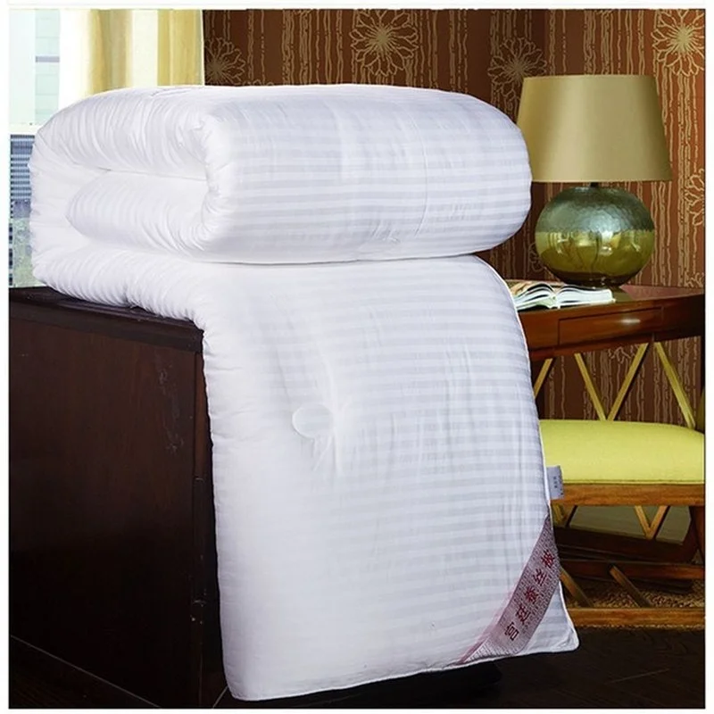 White Quilt Bedding Blanket Appliqué Polyester Cotton Padding Quilt Polyester Fabric Cover Handmade Silk Quilt