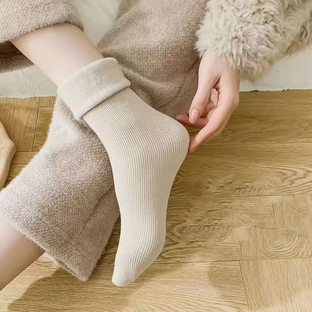 5 pares de calcetines cálidos gruesos a rayas de Color sólido calcetines térmicos simples de longitud media calcetines de invierno de tubo medio más gruesos para mujer Otoño Invierno