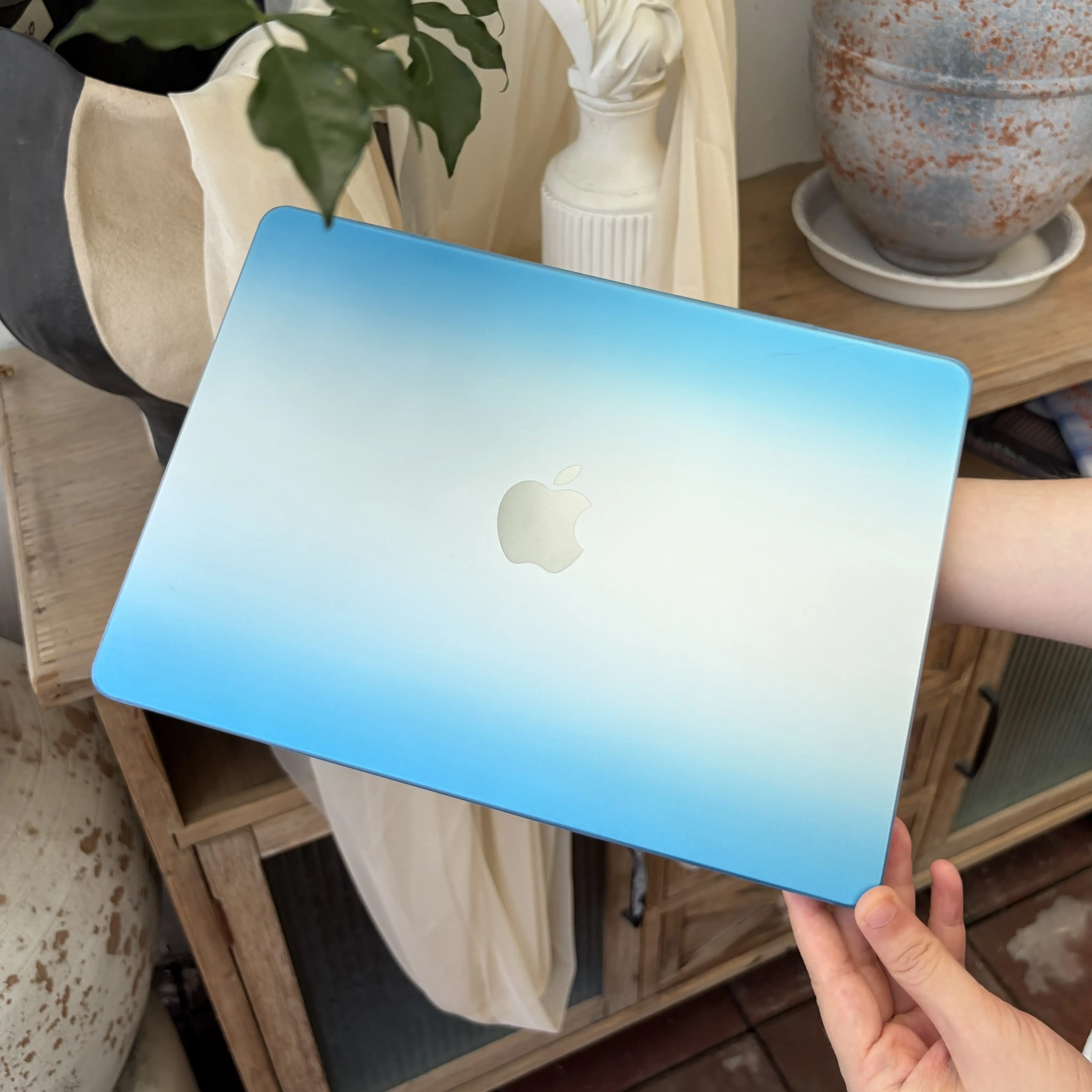 Blue Gradient Minimalist Advanced Crystal Laptop Case For Macbook Air 13.6 M4 NEO 15 M3 For Mac Book Pro 13 M1 M2 14 M4 M5 Cover
