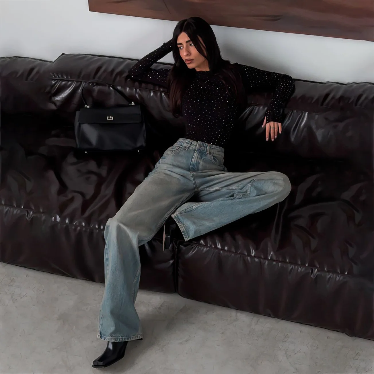 Haut noir Baddie délicat pour femmes, tricot extensible, col rond, manches longues, strass complets, ajusté, décontracté, nouvelle collection printemps 2026