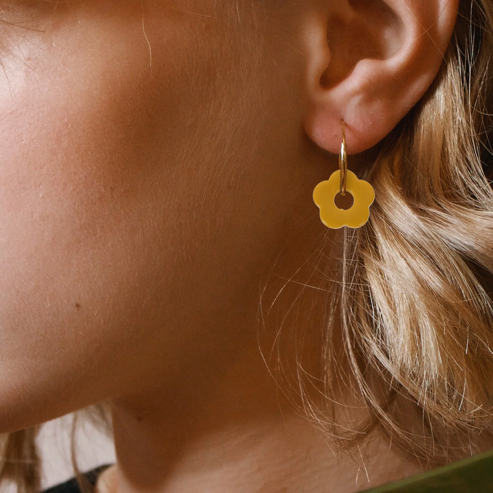 

60 шт., ювелирные подвески из смолы с пятью лепестками цветов, гладкие, прочные, DIY, очаровательный брелок, аксессуары, яркий цвет, отличная текстура