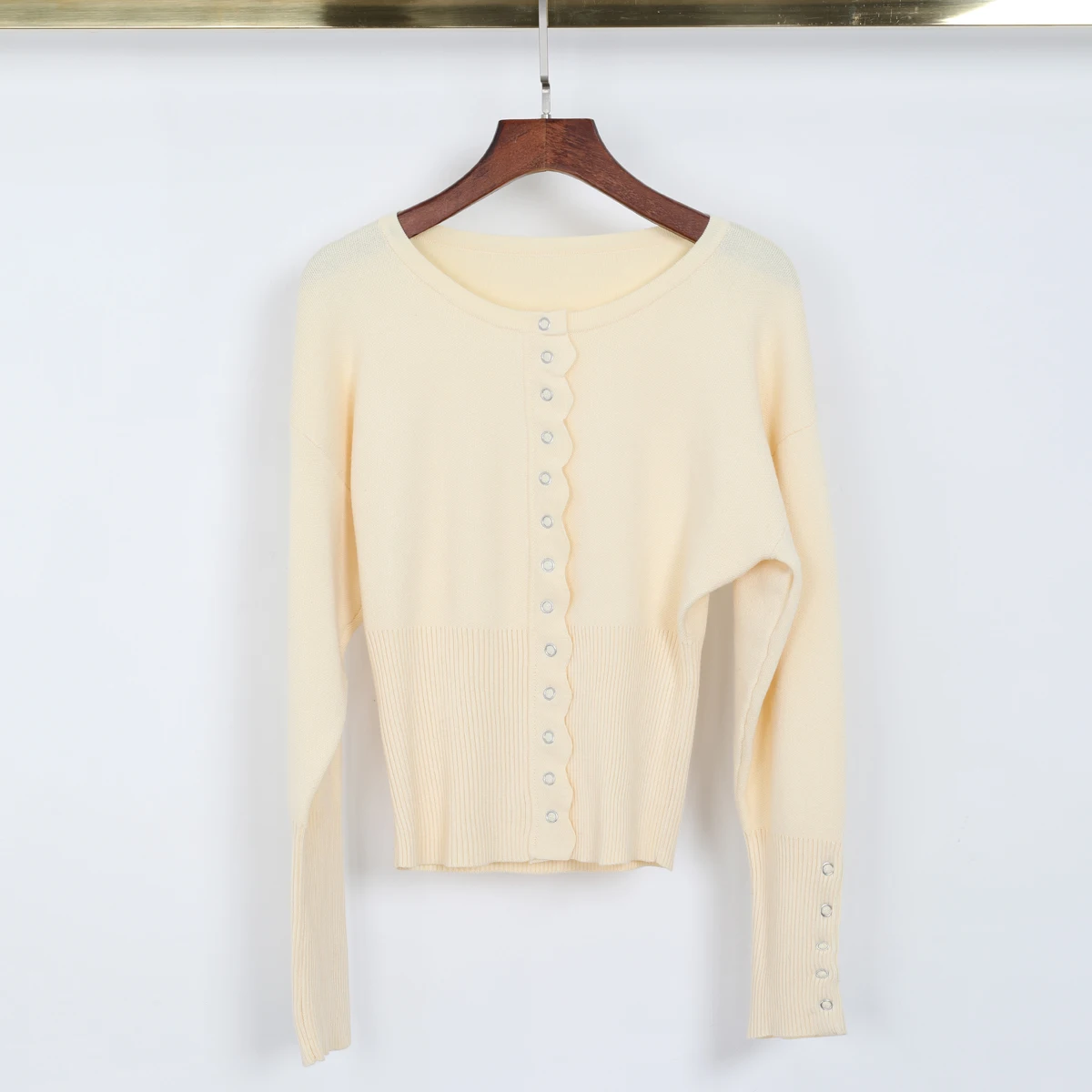 

2647 High-quality New Fashionable Elastic Knitted Fabric Single Breasted Long Sleeved Temperament Jacket Women's Cardigan