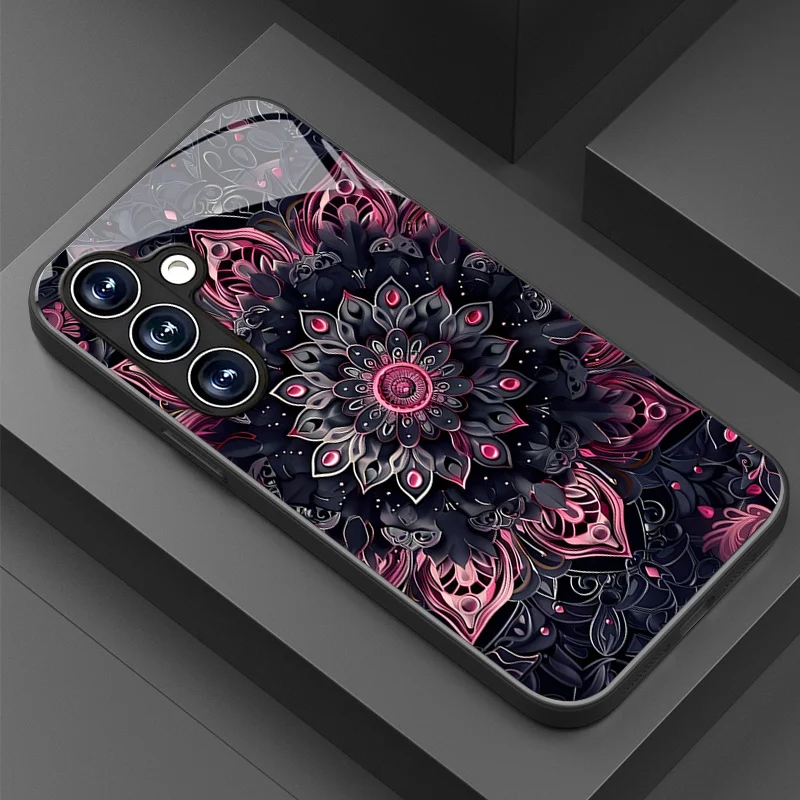 

The pink mandala-shaped phone case is suitable for Samsung devices such as Galaxy S26/S25, S24/S23/S22/S21/S20, etc.