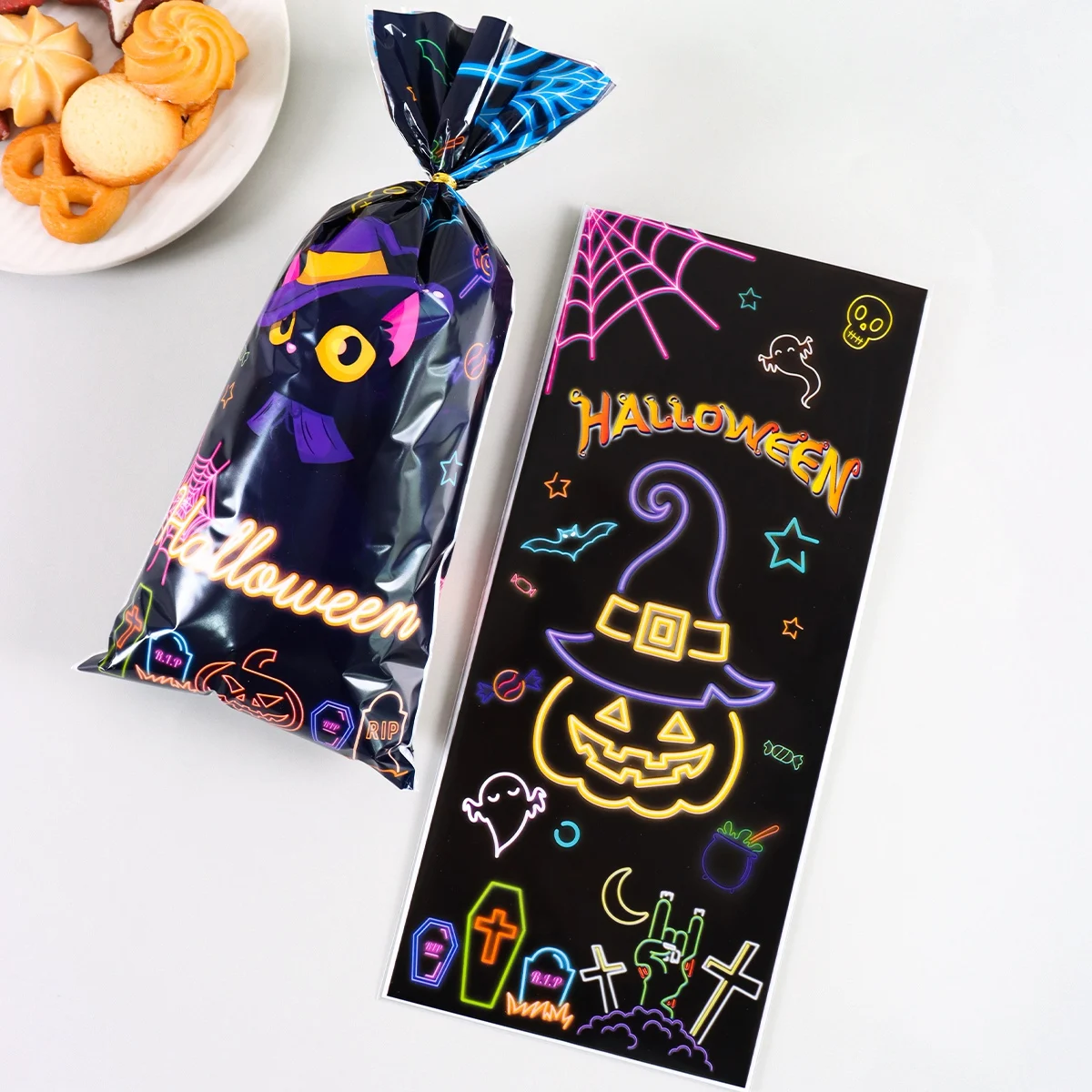 25/50/100 Stück Halloween-Geschenktüten mit schwarzer Katze, Kürbis-Süßigkeits-Verpackungsbeutel, Süßes oder Saures 2025, Happy Halloween Party-Dekorationszubehör – Detail 1