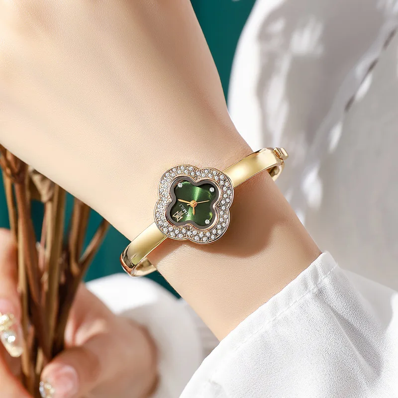 Women's Luxury Diamond-Encrusted Four-Leaf Clover Quartz Wristwatch Niche Design Fashion Watch Casual Ladies Watches Girl Gifts view 2