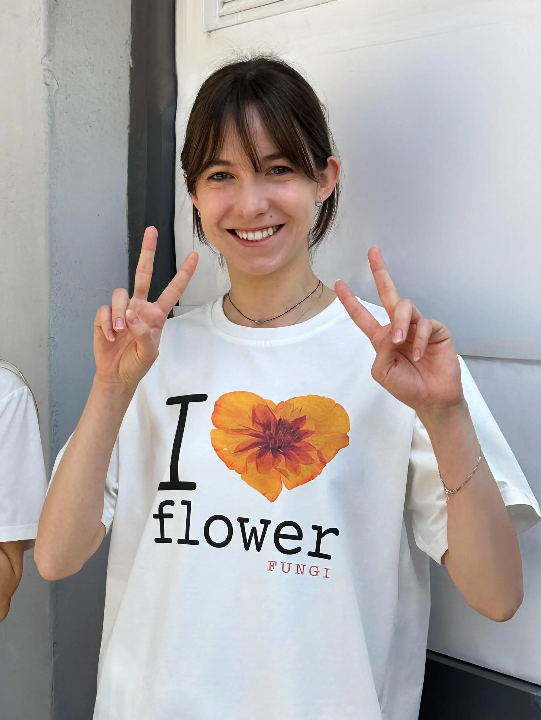Camiseta Casual Confortável de Verão em Algodão com Estampa de Flores, Corte Solto e Tecido Pesado