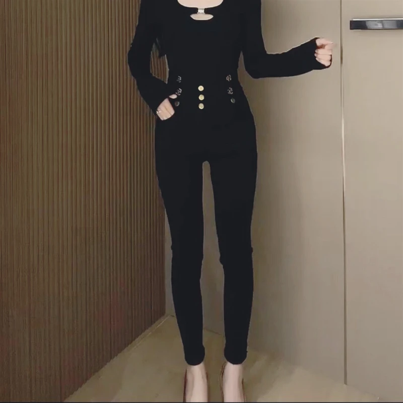 Le celebrità di Internet con leggings a vita alta indossano l'inizio dell'autunno del 2025, la nuova copertura della pancia, la pressione della carne, la magia versatile