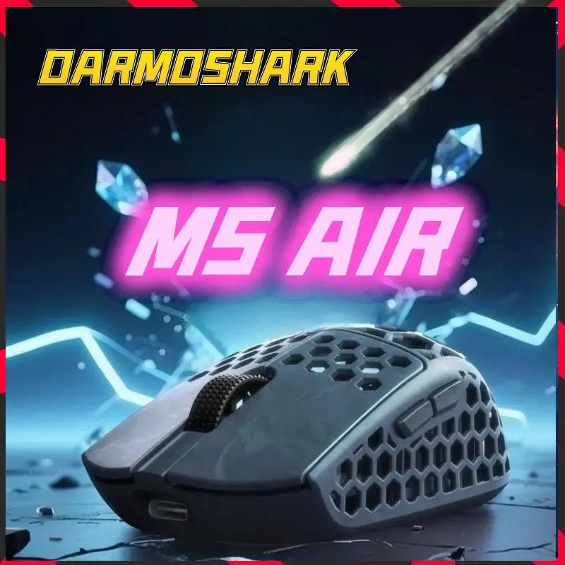 

Darmoshark M5 Воздушная мышь из углеродного волокна 31 г 3 режима 2,4 ГГц 8K Соединение PAW 3950 30000 точек на дюйм 750IPS с колесом прокрутки с ЧПУ для игрового ПК