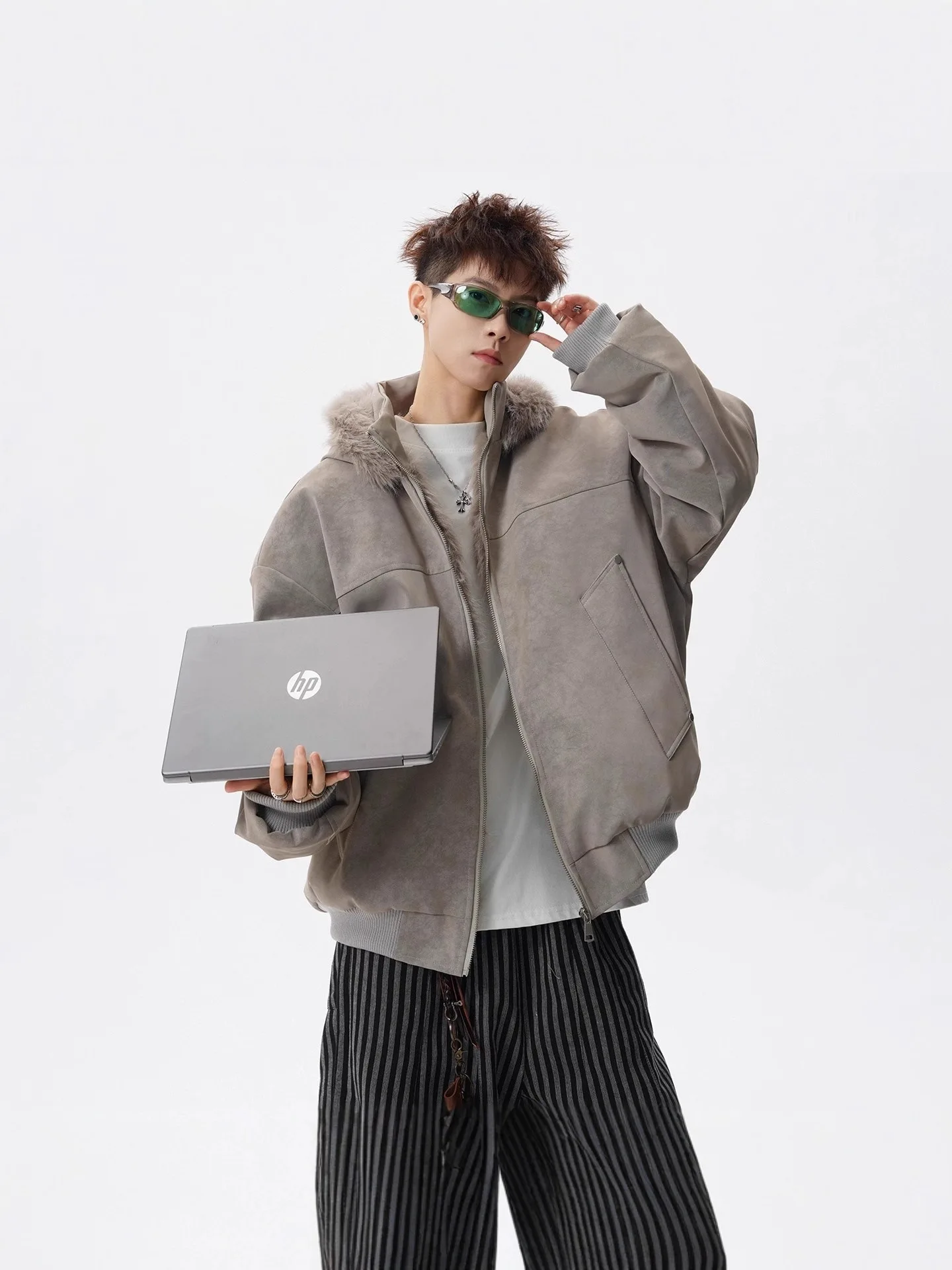 

Мужские зимние пальто с меховым воротником: длинные, модные, теплые, классические, винтажные, элегантные, качественные, оригинального стиля, черные, серые