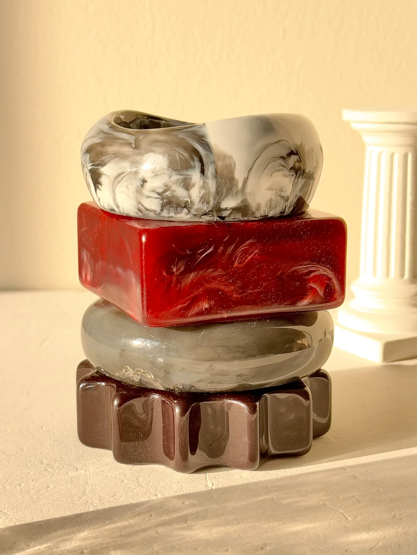 HUANZHI Vintage Red Grey White Blurred Geometric Irregular Resin Bracelet New Design Chunky Charms Bangles Jewelry for Women