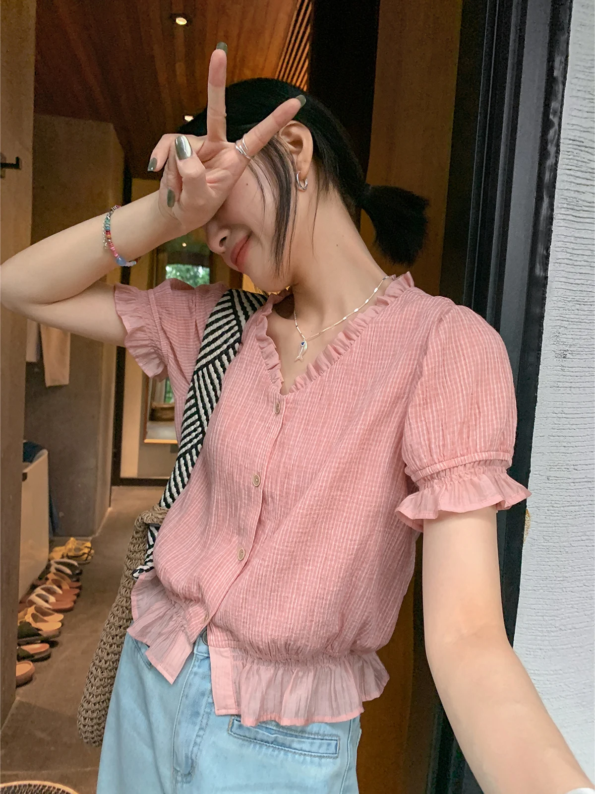 

Sisilyon Sweet Plaid irt Women's Chic Waist-Cinching Ruffle V-ne Korean Sle Commute Cotton ort Sve Button-up