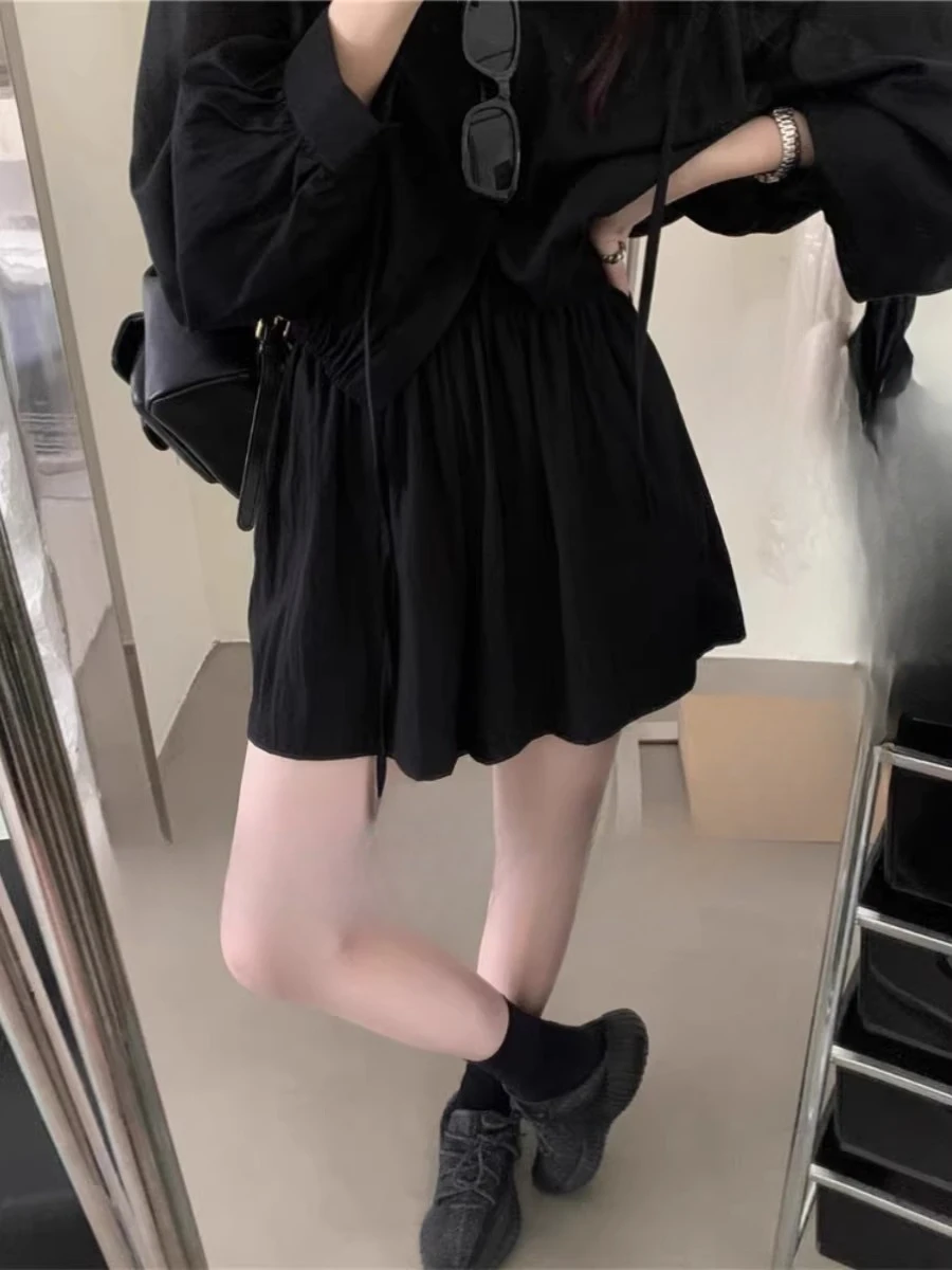 

Новые летние шорты 2026 года с высокой талией для женщин, свободные широкие шорты на шнурке, тонкие спортивные повседневные шорты А-силуэта U09