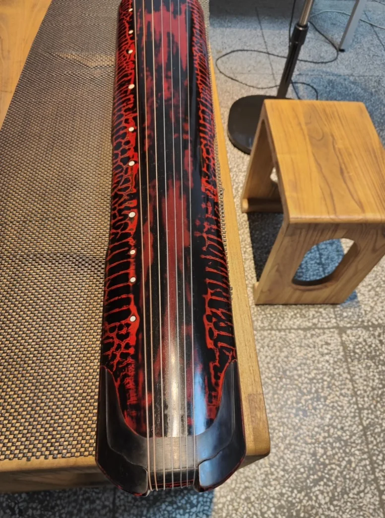 Zhongni Style Guqin, Old Chinese Fir Wood, Pure Raw Lacquer Craft, 7 Strings Traditional Chinese String Musical Instrument