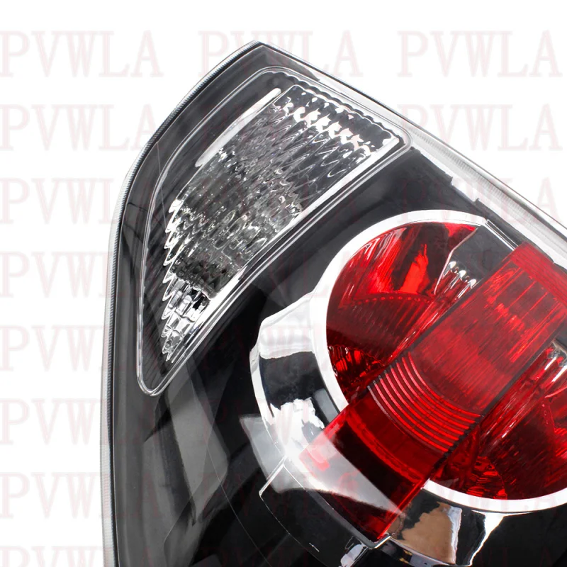 Luz trasera con bombilla MN133765 MN133766 para Mitsubishi Pajero MONTERO Shogun MK3 2003 2004 2005 2006, 1 unidad