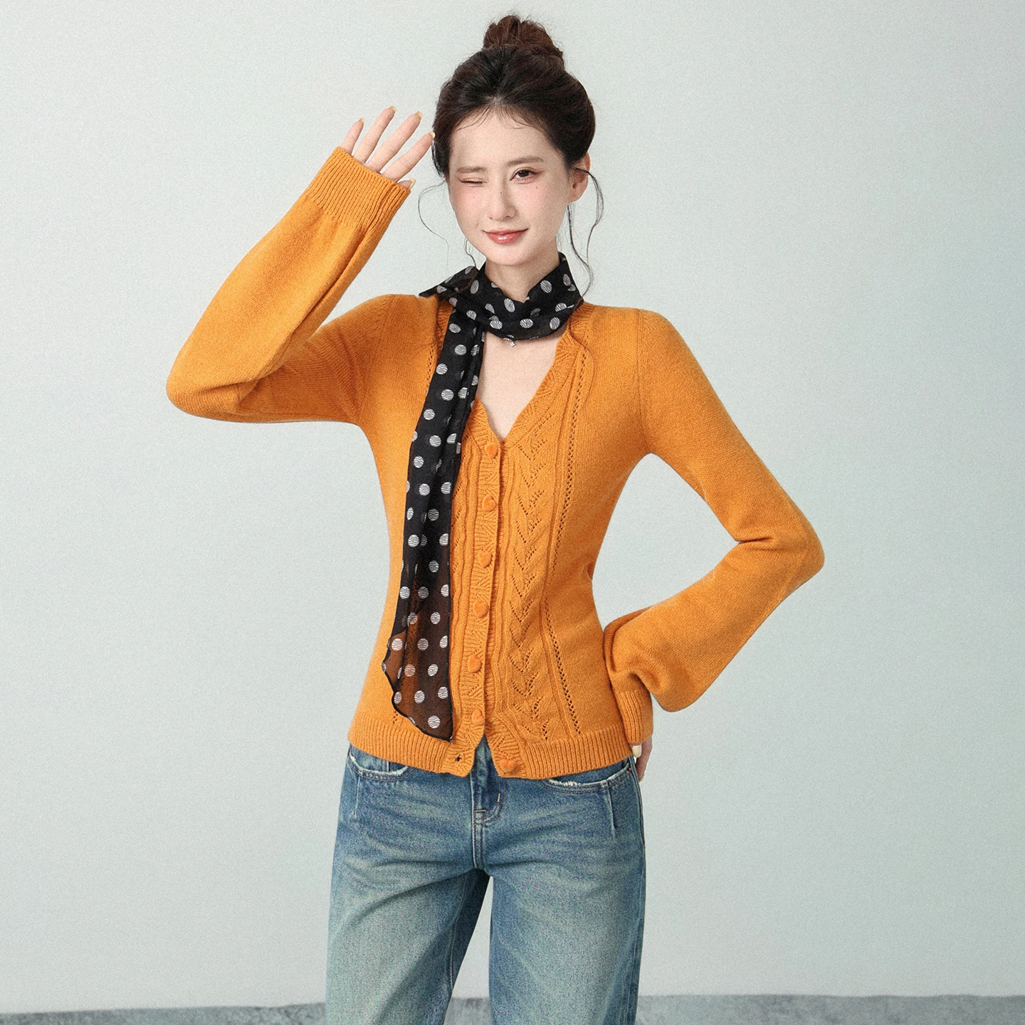 

American Retro V-neck Knitted Cardigan Women's Autumn and Winter Design Sense, Heart Button Slim Fit Sweater Jacket