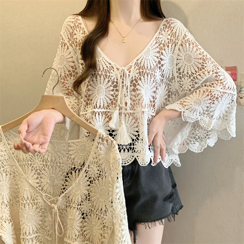 الصيف مضيئة الأكمام مثير الجوف خارج الكروشيه بلوزات من الدانتيل أزياء الشاطئ عطلة شال المرأة قميص واقية من الشمس