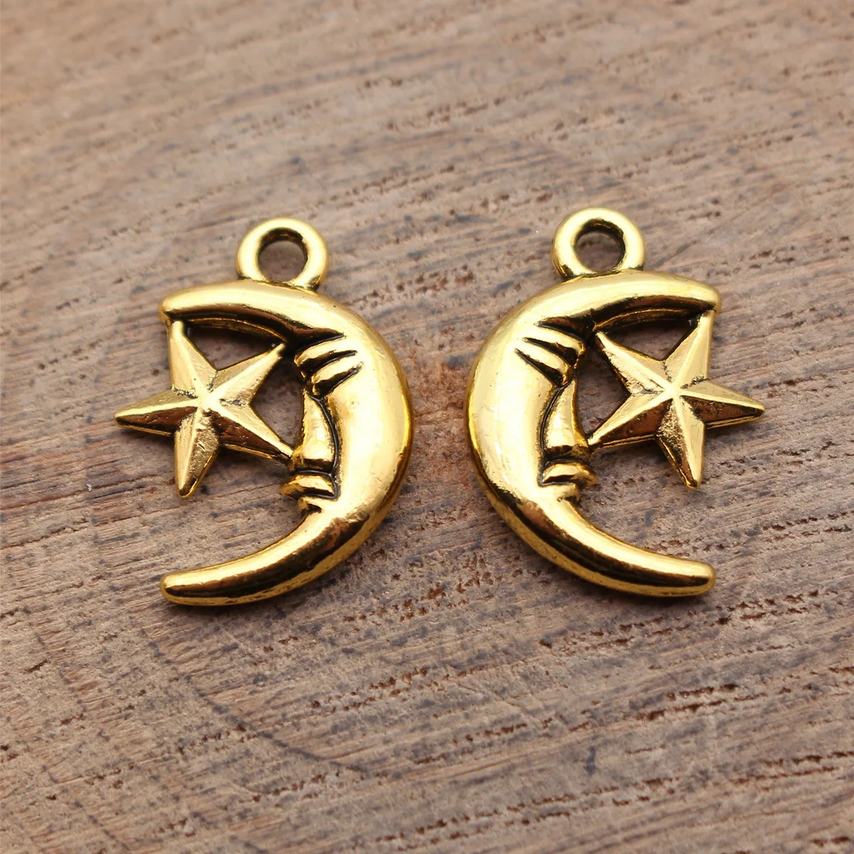 ムーンフェイスペンダントスターチャーム天体の奇抜なテーマDI - Vintage Fashion Jewelry Necklaces のレビューと価格