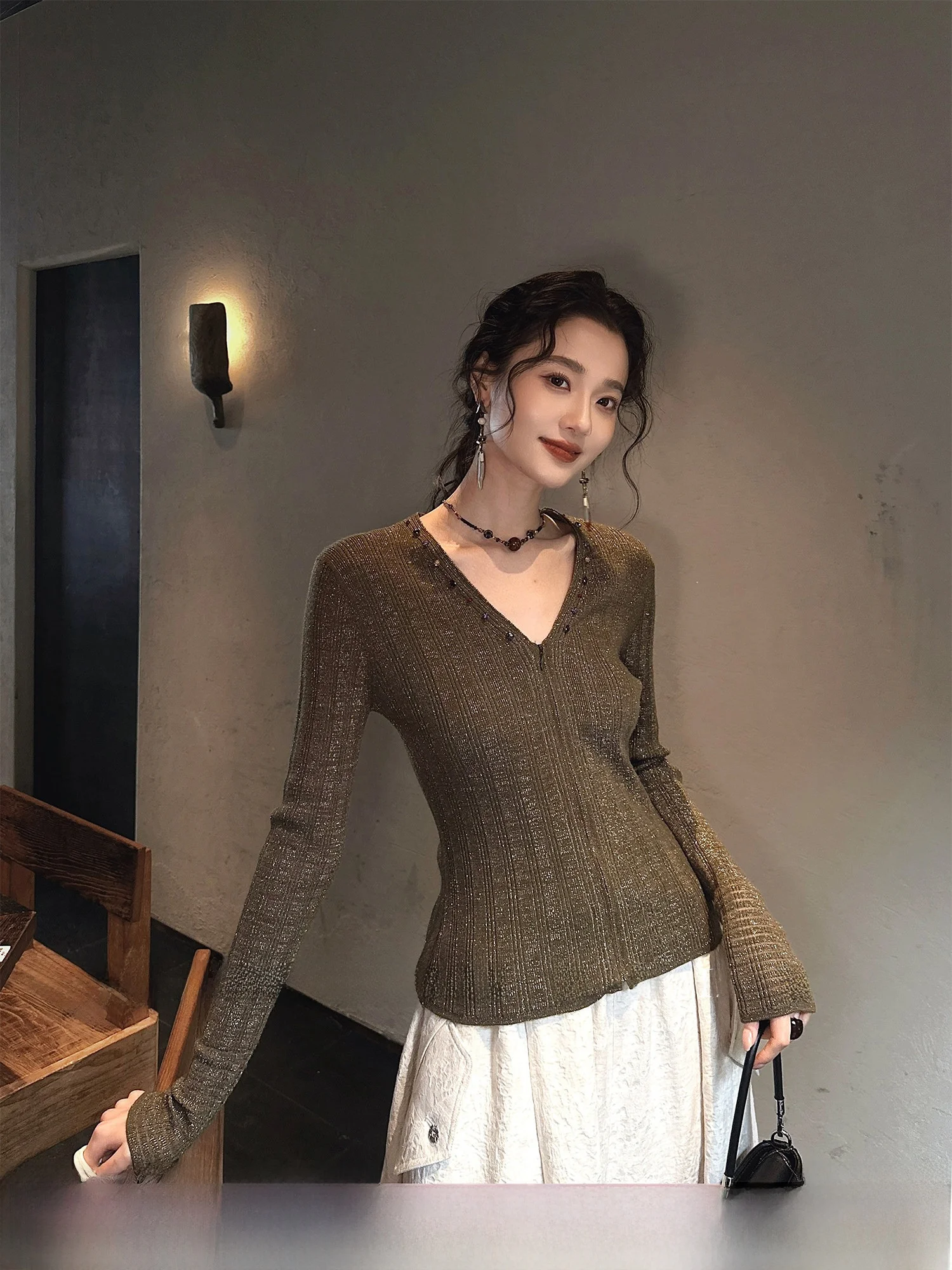 

Sanji Bla Flower【Quiet】Beaded iny Knitted Base irt Inner Wear 00 Wool 2025 New Top Women's Faion Commute Sle Loose...