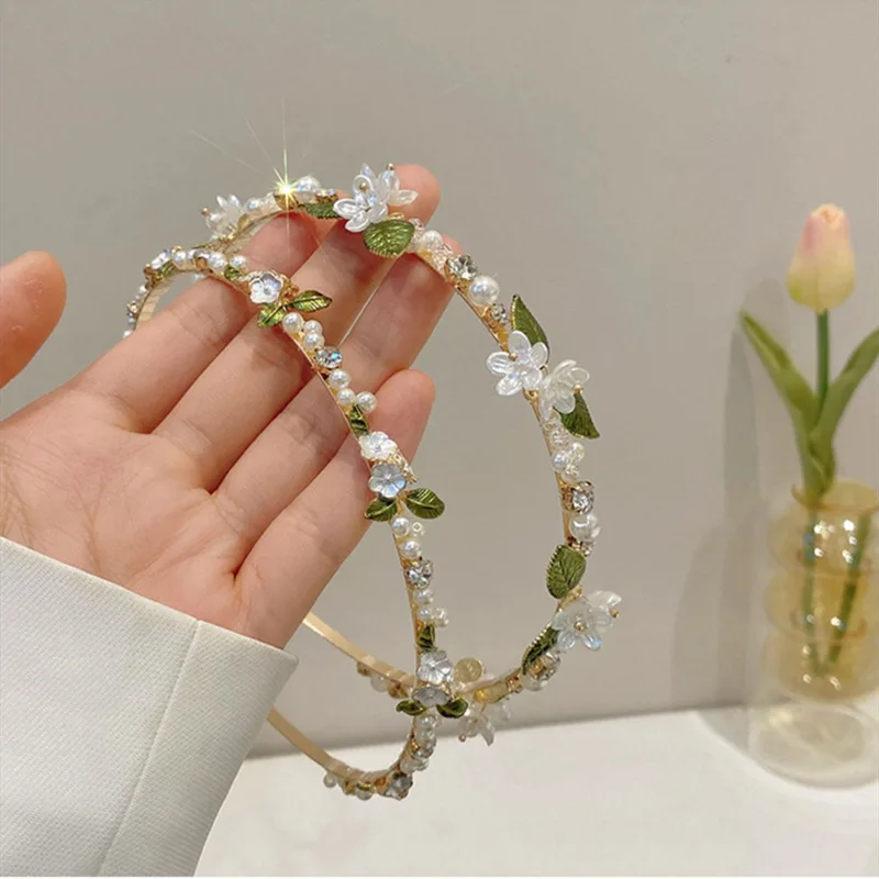 New Summer Fresh Flower Pearl Hair Accessories Ladies Romantic Spring and Summer Green Leaves Elegant Flower Headbands Headdress