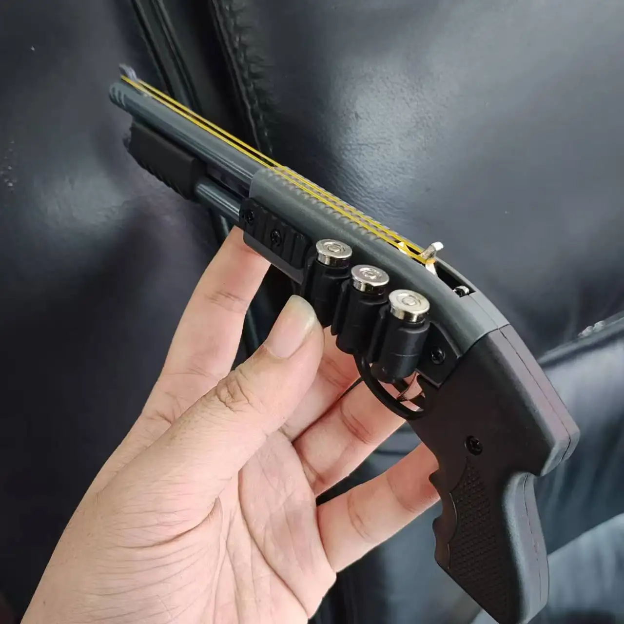 Csnoobs 2024 ミニ輪ゴム噴霧器 8 バーストの輪ゴム銃ミニチュアモデル装飾品おもちゃソフト弾丸銃クリスマスギフト