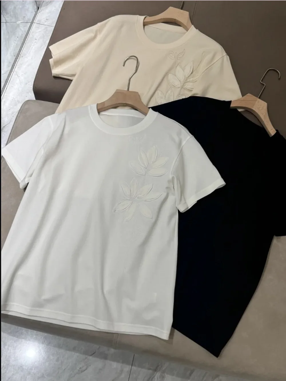 

Exquisite Embroidery Floral Women O-neck Short-Sleeved T-shirt Top