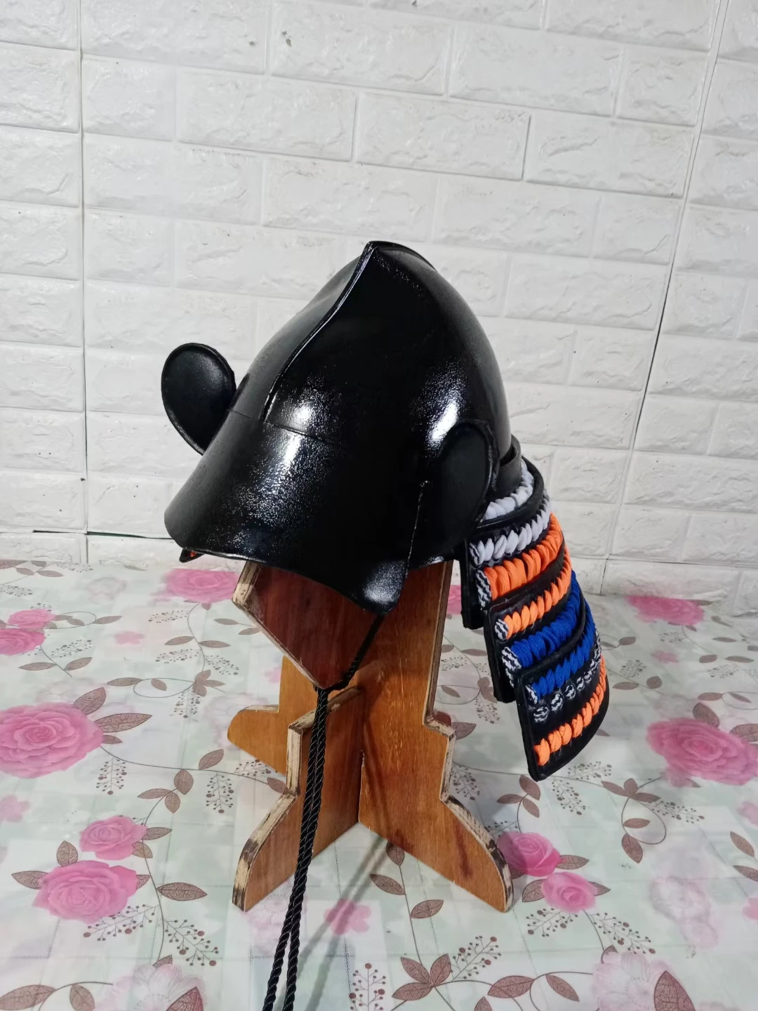 

Handmade cosplay party Wearable Japanese samurai armor helmets Ancient Japanese performance props Stage performance prop