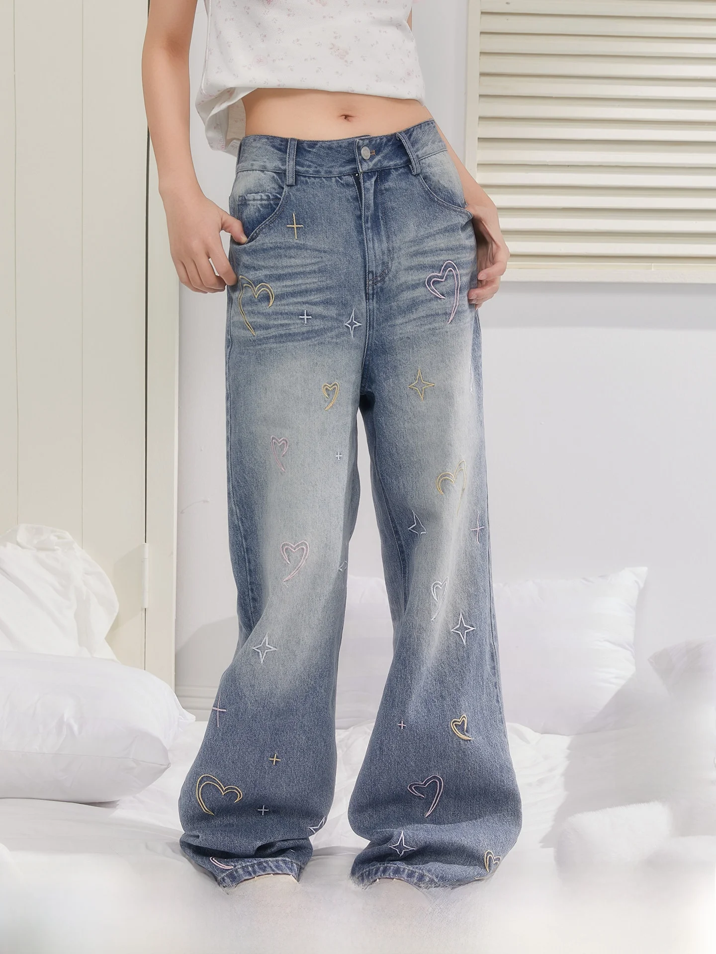 

Оригинальные женские джинсы с вышивкой Star Embroidery, светло-голубые, прямого кроя, со средней посадкой, из хлопка, эластичные, зимние