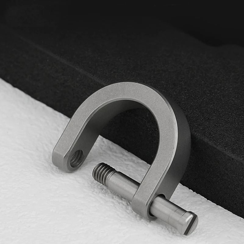 Titanium Alloy Super Light EDC Horseshoe Buckle Men Women Car Keychain Creative Pendant Stirrup D Buckle Key Chain Accessories