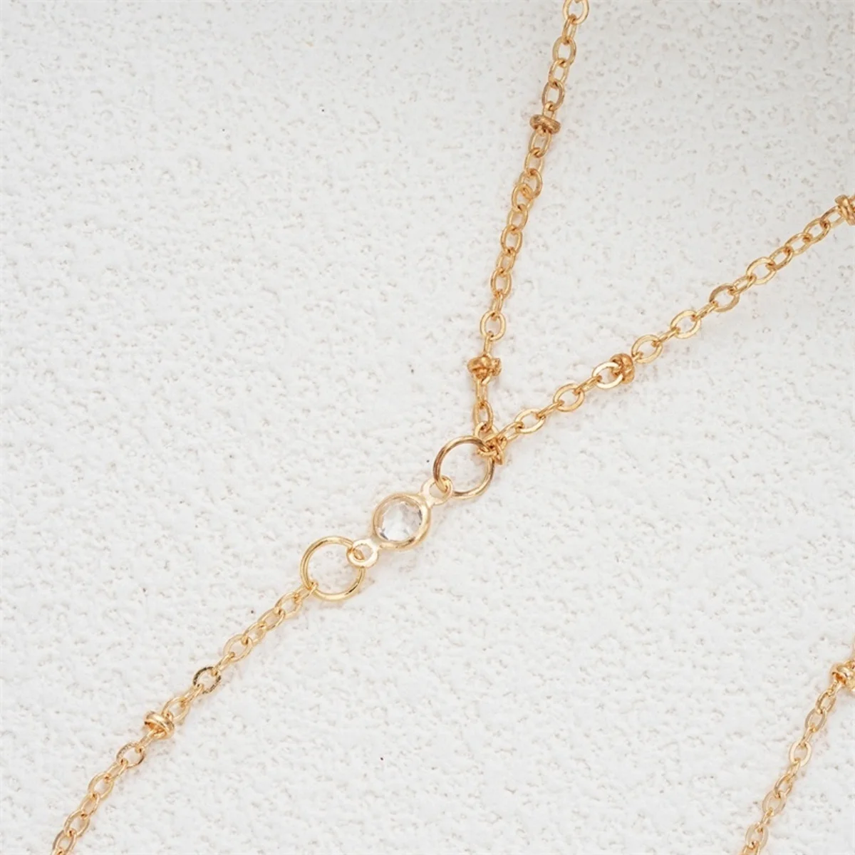 Elegante Französische Halskette mit Hohlem Herz, Runden Strasssteinen und Y-förmiger Quaste für Damen, Modische Geometrische Dünne Kette, Choker-Schmuck – Detail 27