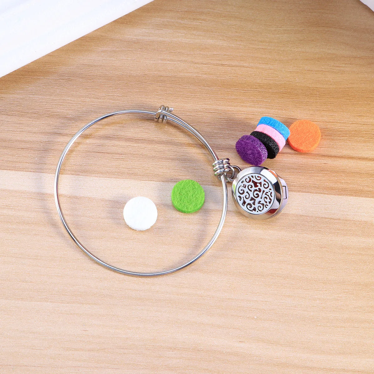 

Stainless Steel Aromatherapy Essential Oil Diffuser Bracelet Bangle Jewelry Cotton Slice Included Stress Relief Fashionable Gift