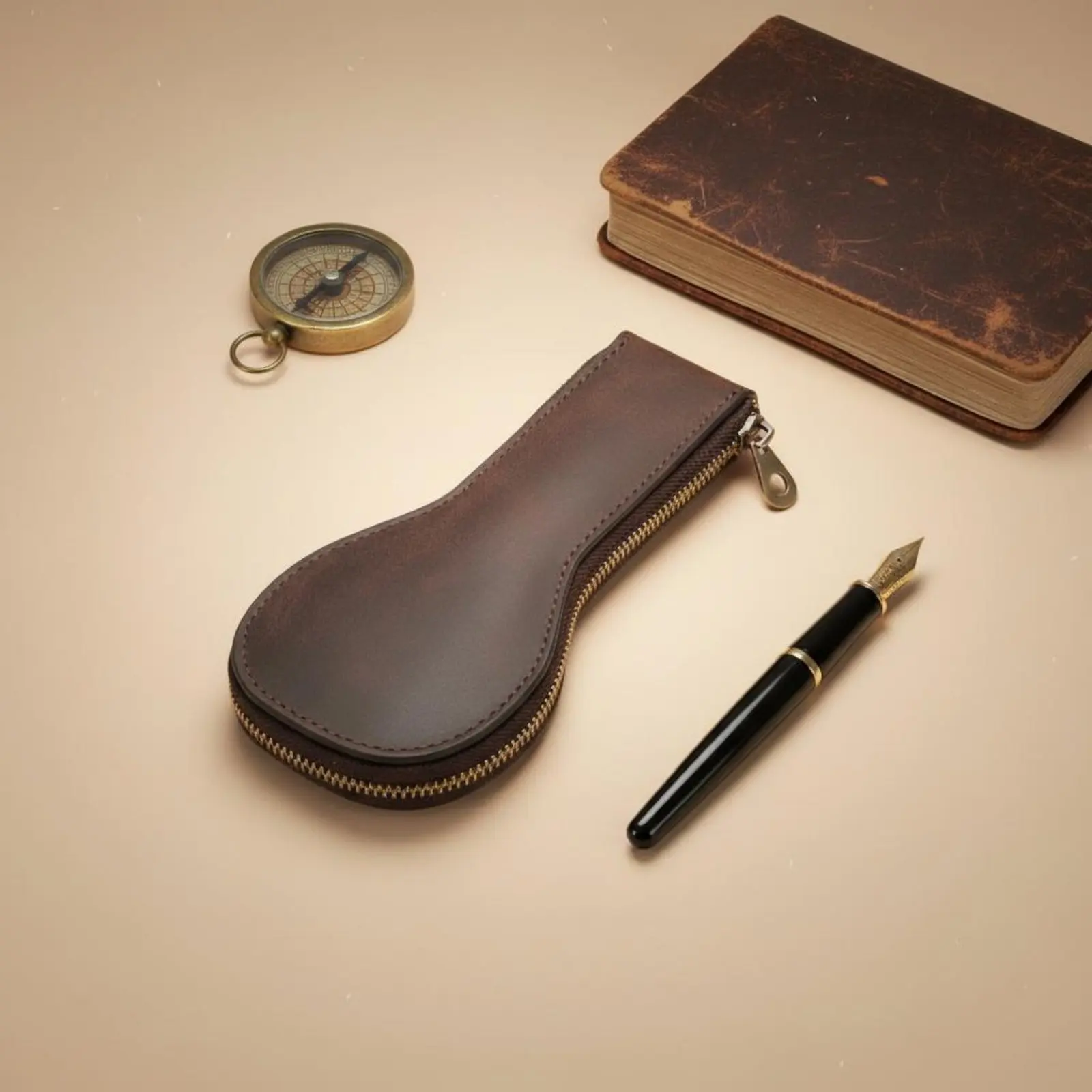 Crazy Horse Leather Watch Sleeve Portable Leather Watch Travel Case Lightweight Shock Resistant for Travelers