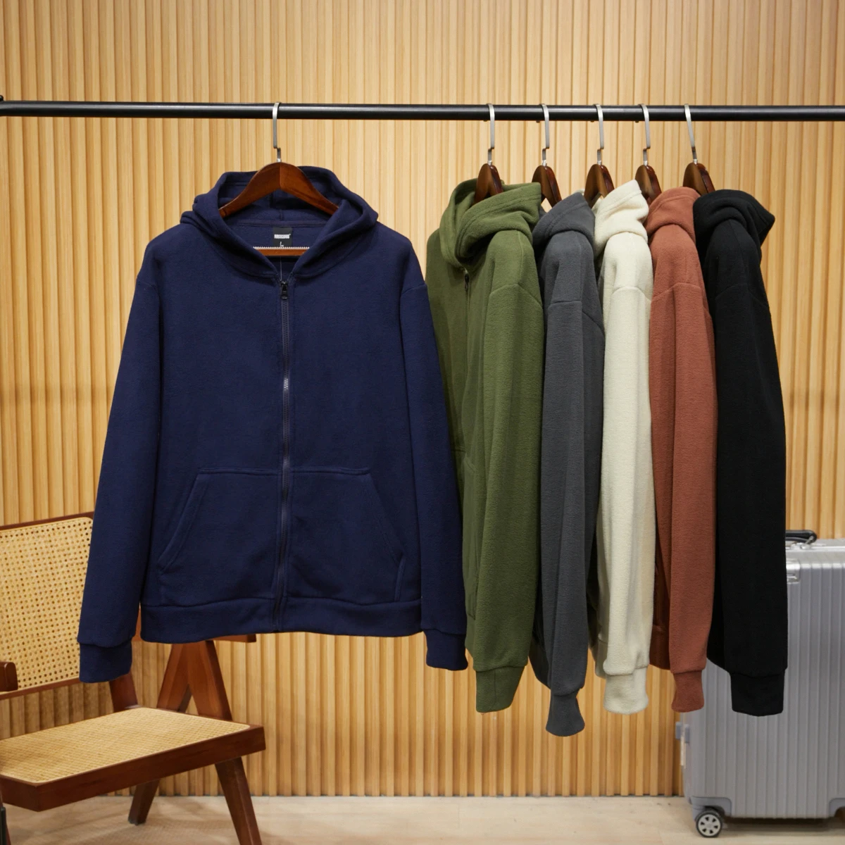 

Высокоэффективная теплосберегающая флисовая куртка с капюшоном для мужчин: комфортная, теплая, зимняя, новая, молодежная, модная, городская, стильная.