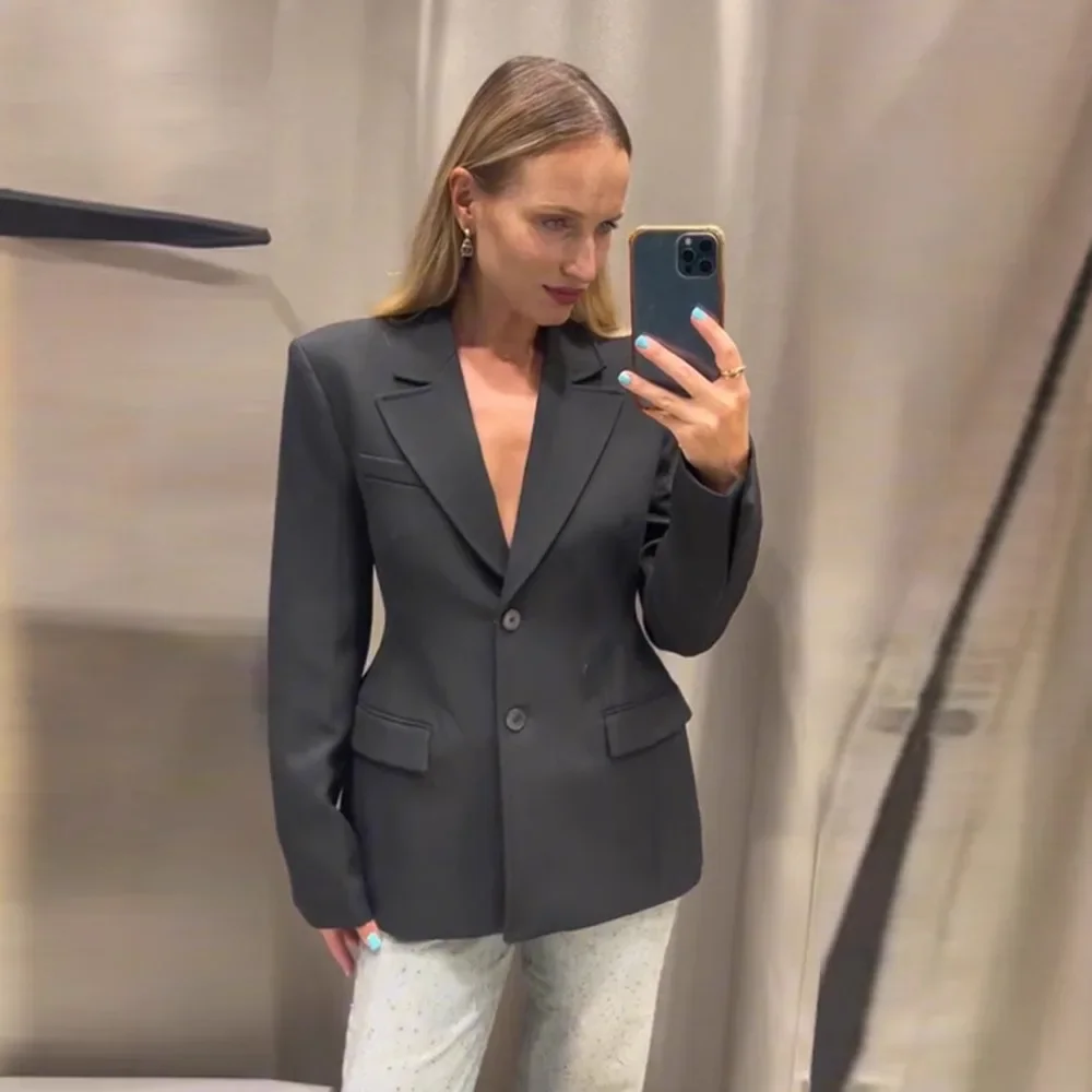 New Temperament Suit Women Urban Lapel Long Sleeve Button Pocket Shoulder Pad Large Size Blouse Elegant Slim Streetwear