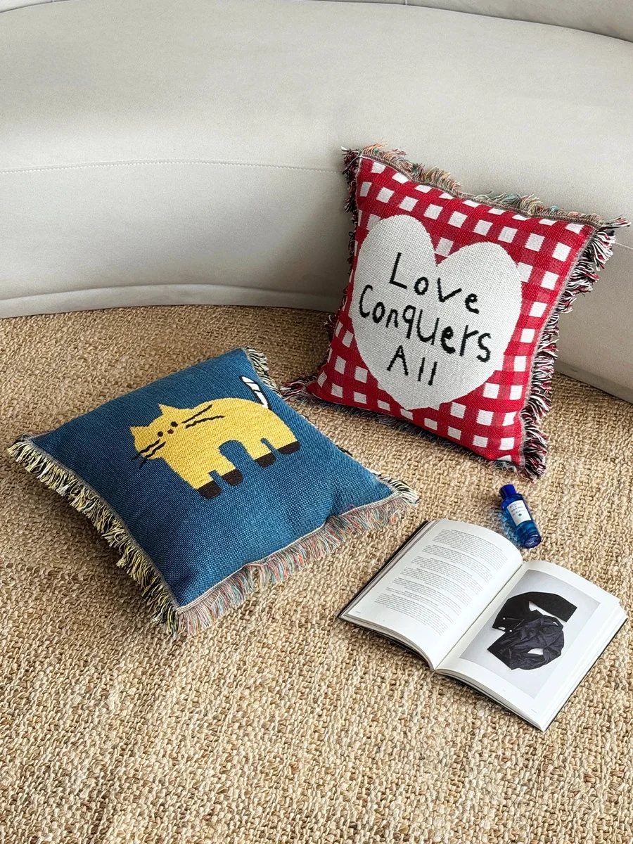 

Креативная мультяшная подушка для дивана MO MO'S TALK с кисточками и наполнителем, японский милый вязаный чехол в форме сердца для гостиной