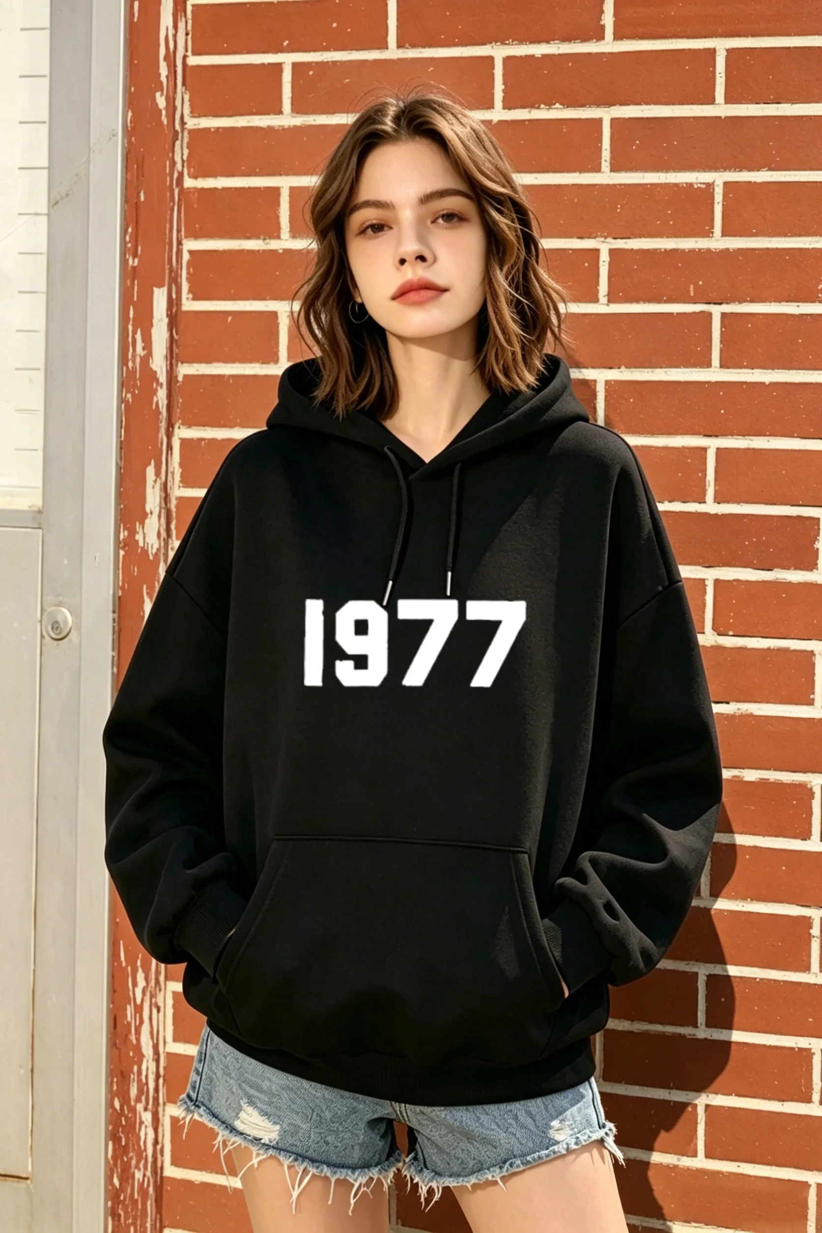 Women's Autumn/Winter Black Oversized Hoodie, Retro "1977" Number Pattern, Fashionable & Versatile Casual Style