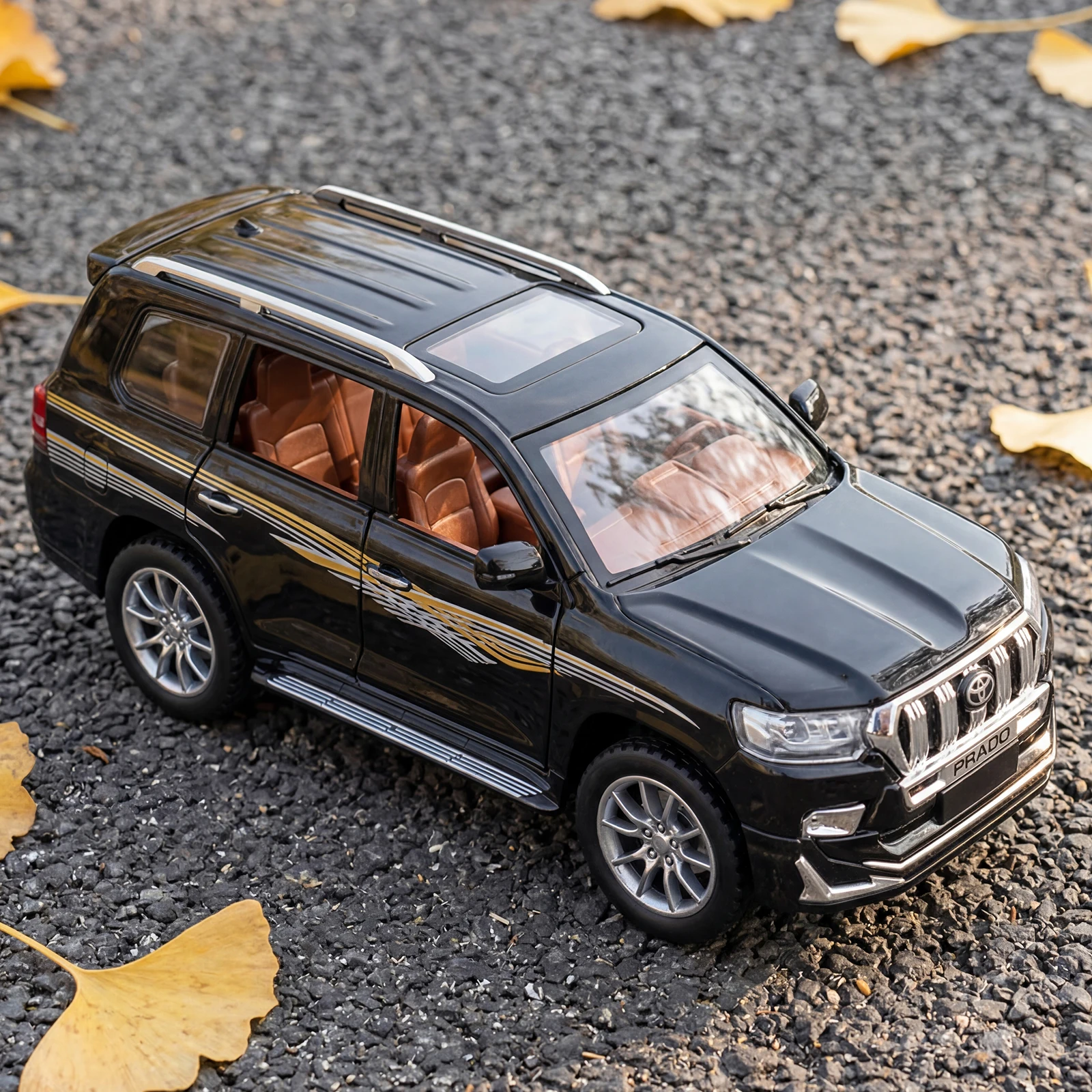 1:24 Prado Off Road SUV Alloy Metal Diecast Model Car Home Decoration Hobby Computer Desktop Ornaments Holiday Present