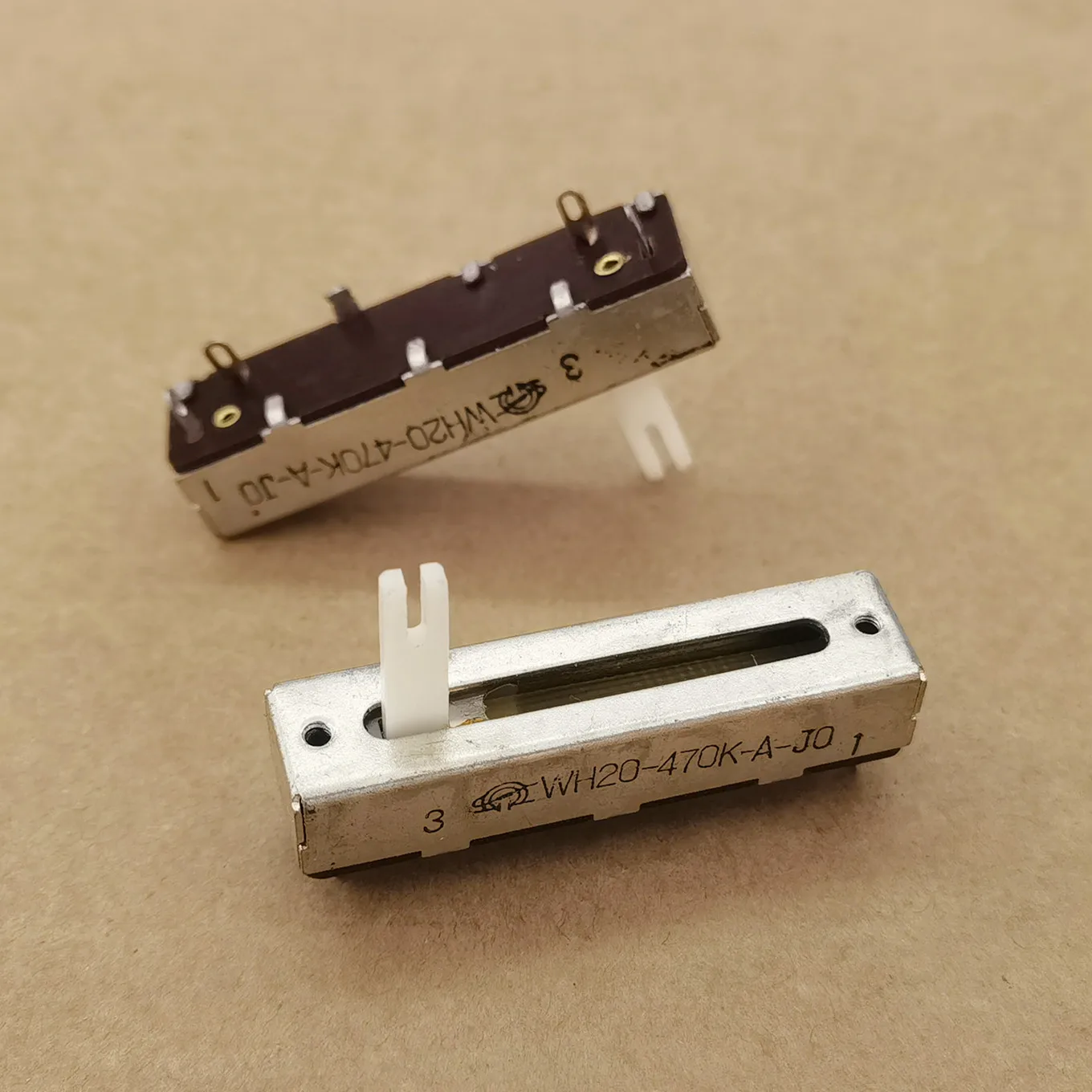 Original new 100% WH20-470K-A WH20-470K-A-JO WH20-470K-A-J0 470KA 5cm single couplet potentiometer (SWITCH)