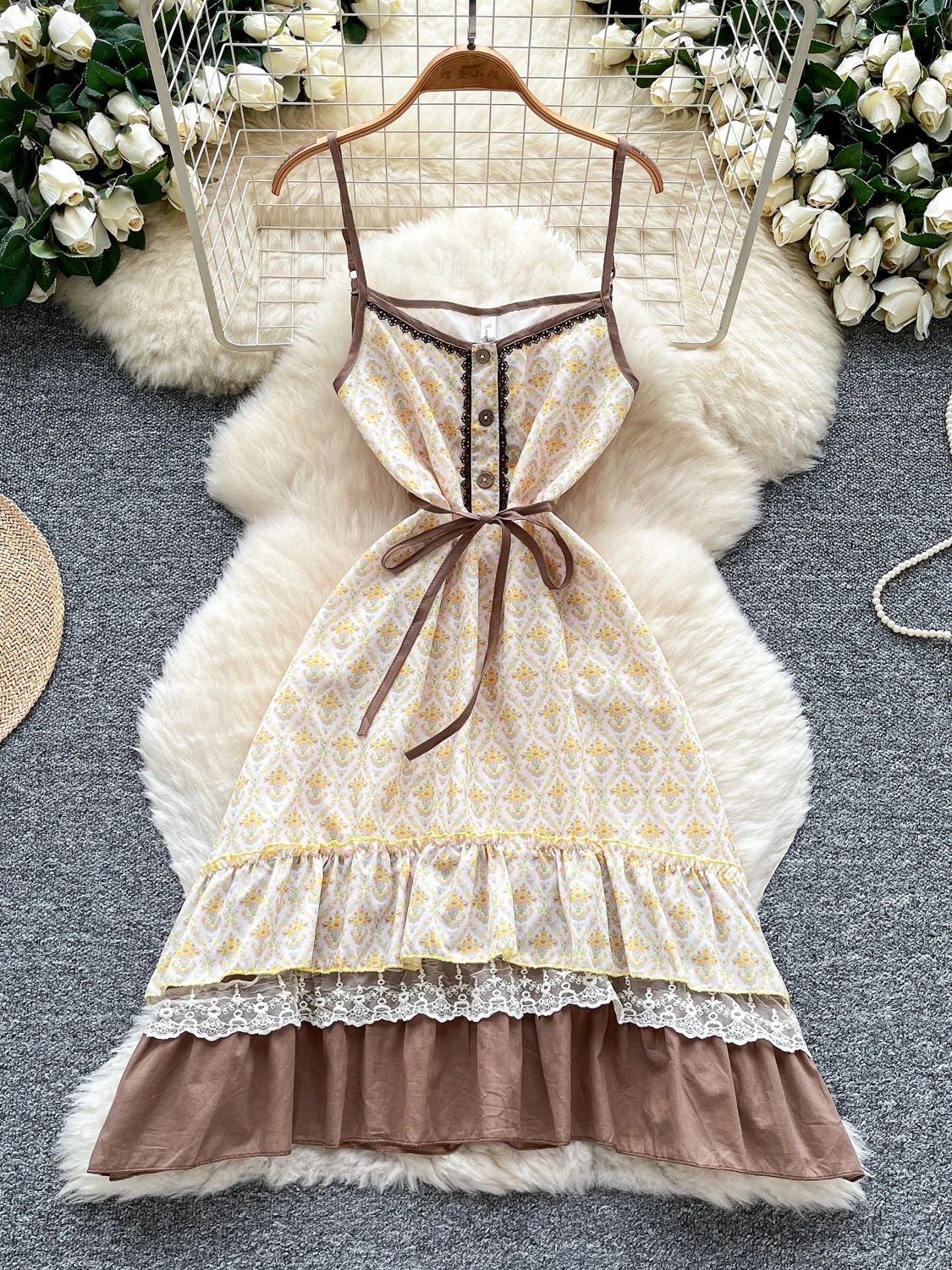 กระโปรงทรงเอลายดอกไม้สไตล์เรโทรผสมผสานผ้าลูกไม้แต่งขอบ  สำหรับผู้หญิง  ไซส์เล็ก  ความยาวปานกลาง  แฟชั่นฤดูร้อน  สวยงาม  ทันสมัย